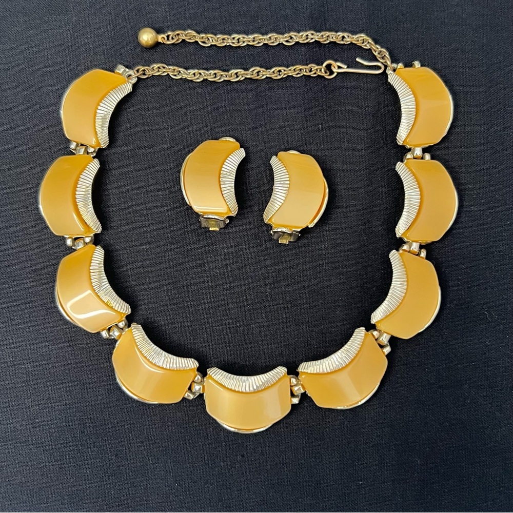 Vintage ART Thermoset Demi-Parure